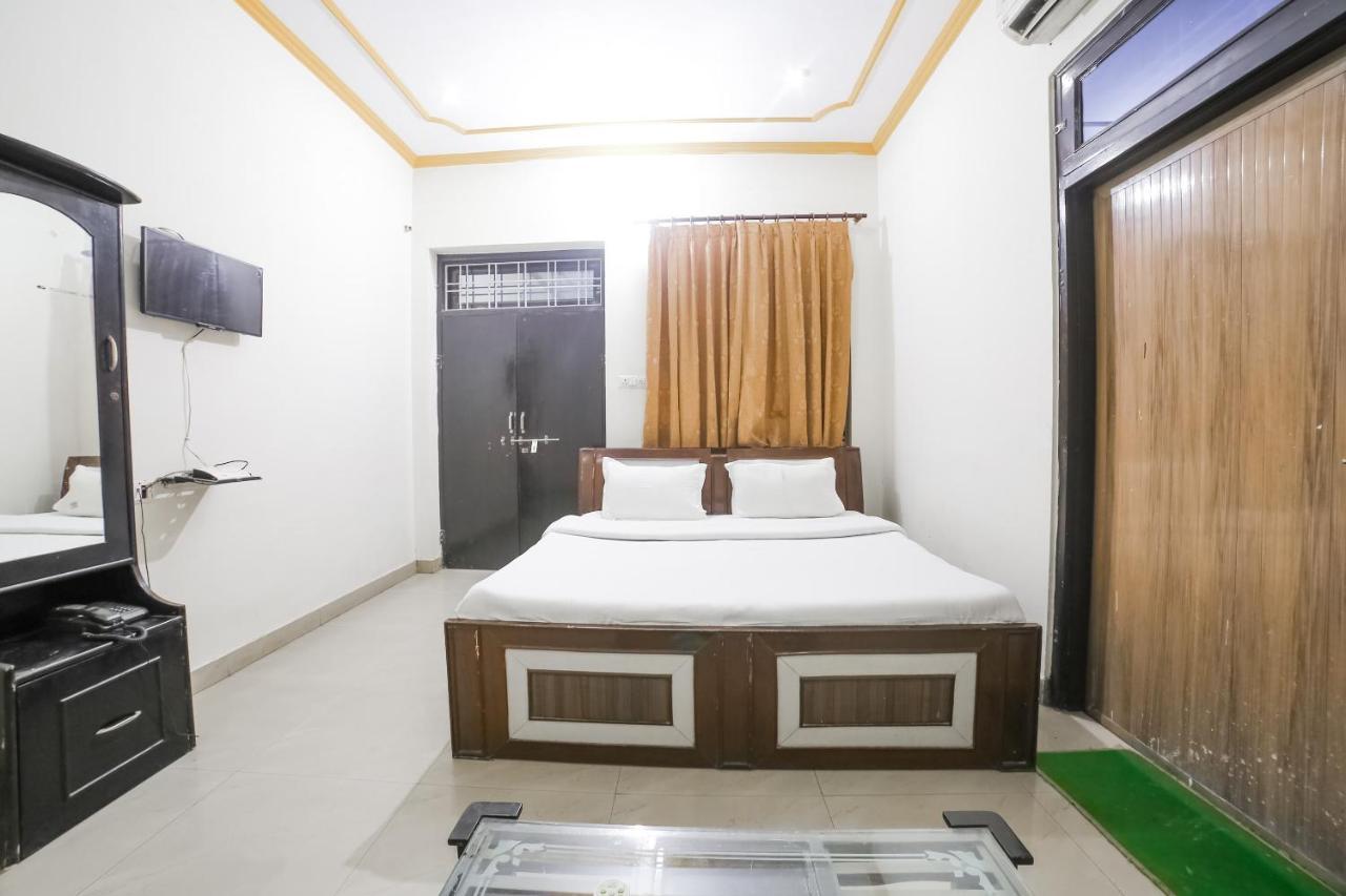 Spot On 38085 Hotel Amer Palace ชัยปุระ ภายนอก รูปภาพ